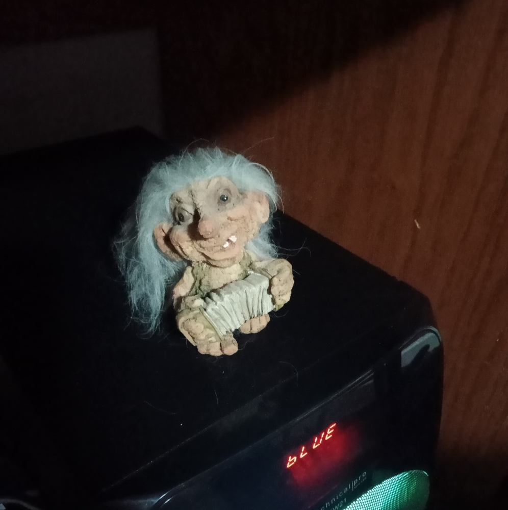VINTAGE NORWEGIAN TROLLS - HANDCRAFTED - Picture 3 of 4